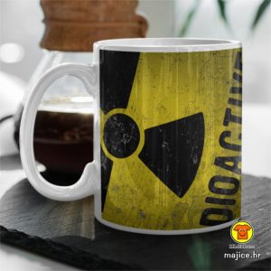 šalica sa natpisom slikom radioactive