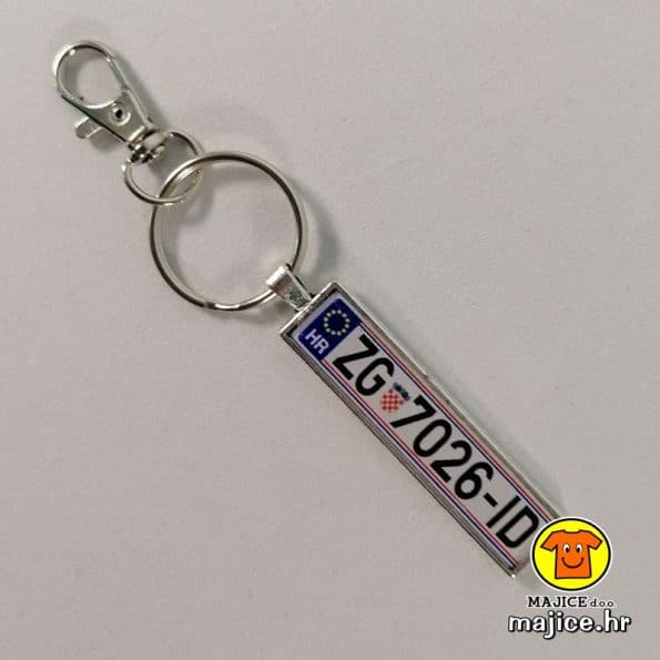 srebrni auto tablica privjesak